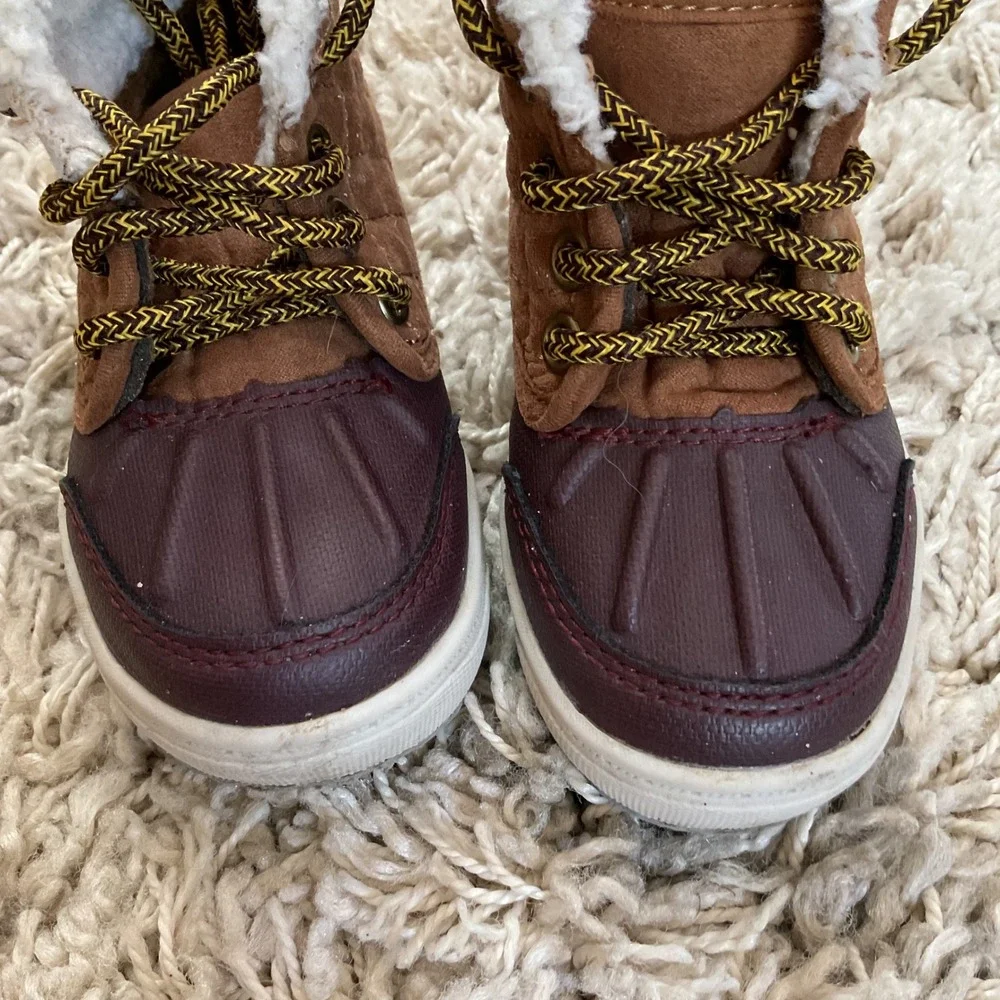 OshKosh Bgosh Tarin Toddler Duck Boots Brown Faux Shearling Lined Size 5